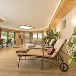 Aktiv & Vitalhotel Bergcristall Hotel 4*