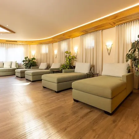 Aktiv & Vitalhotel Bergcristall فندق