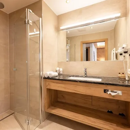 Aktiv & Vitalhotel Bergcristall Neustift im Stubaital