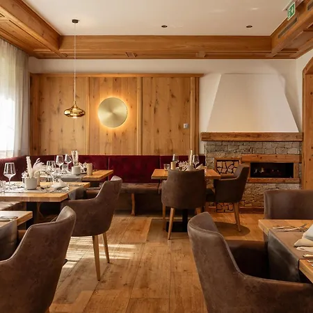 Aktiv & Vitalhotel Bergcristall 4*