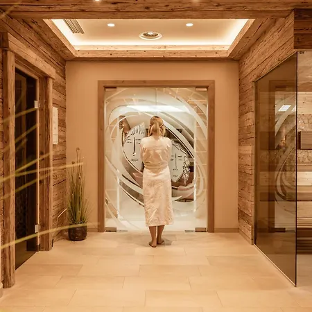 Aktiv & Vitalhotel Bergcristall 4* Neustift im Stubaital