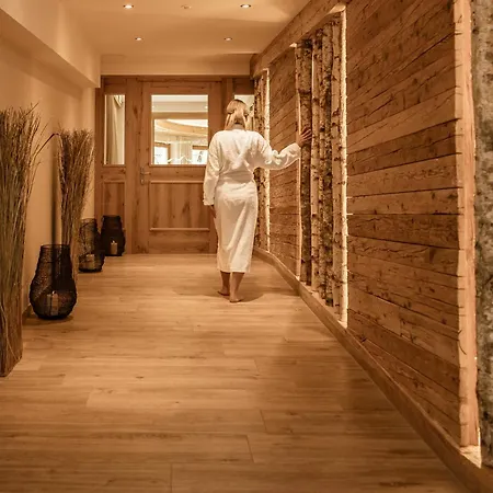 Otel Aktiv & Vitalhotel Bergcristall 4*