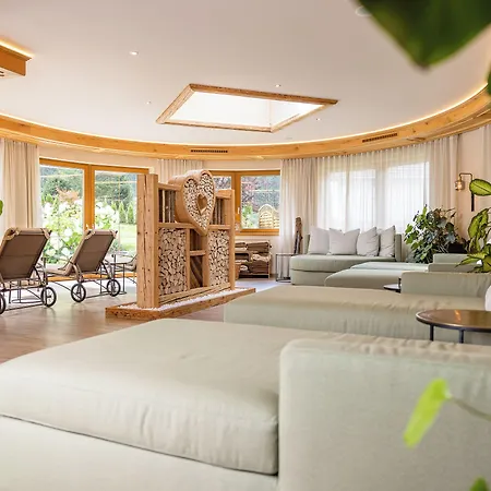 Aktiv & Vitalhotel Bergcristall ניוסטיפט אים סטובאיטל