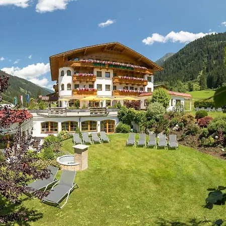 Aktiv & Vitalhotel Bergcristall Hotel 4*