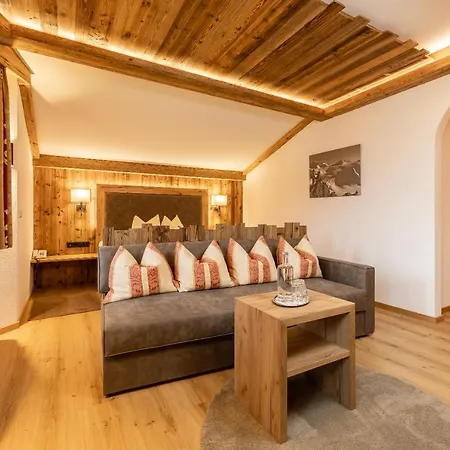 Aktiv & Vitalhotel Bergcristall Neustift im Stubaital