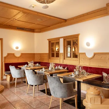 Szálloda Aktiv & Vitalhotel Bergcristall Neustift im Stubaital