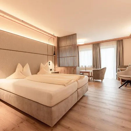 Aktiv & Vitalhotel Bergcristall Szálloda 4*