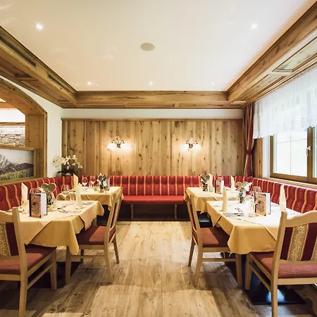 Szálloda Aktiv & Vitalhotel Bergcristall Neustift im Stubaital