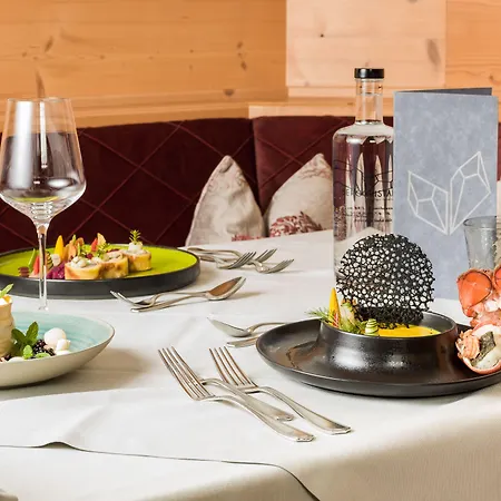 Aktiv & Vitalhotel Bergcristall Szálloda 4*