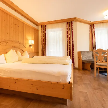 Aktiv & Vitalhotel Bergcristall 4* Neustift im Stubaital