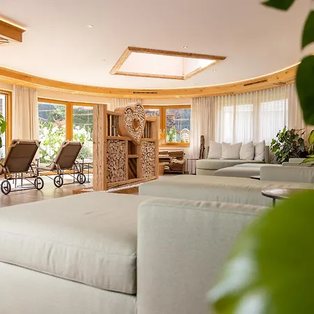 Aktiv & Vitalhotel Bergcristall Otel 4*